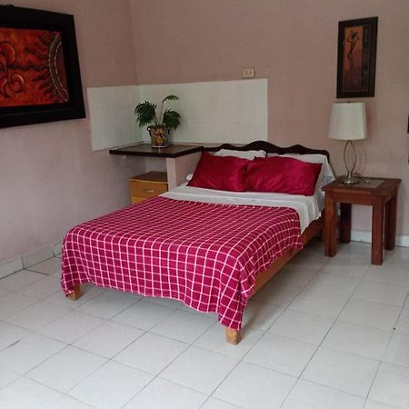 Apartament En Planta Alta A Pie De Avenida Cozumel Zewnętrze zdjęcie